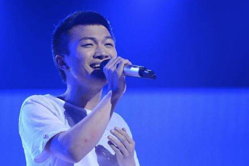 周深跨界科技品牌推新单曲 宝藏男孩的破圈与成长